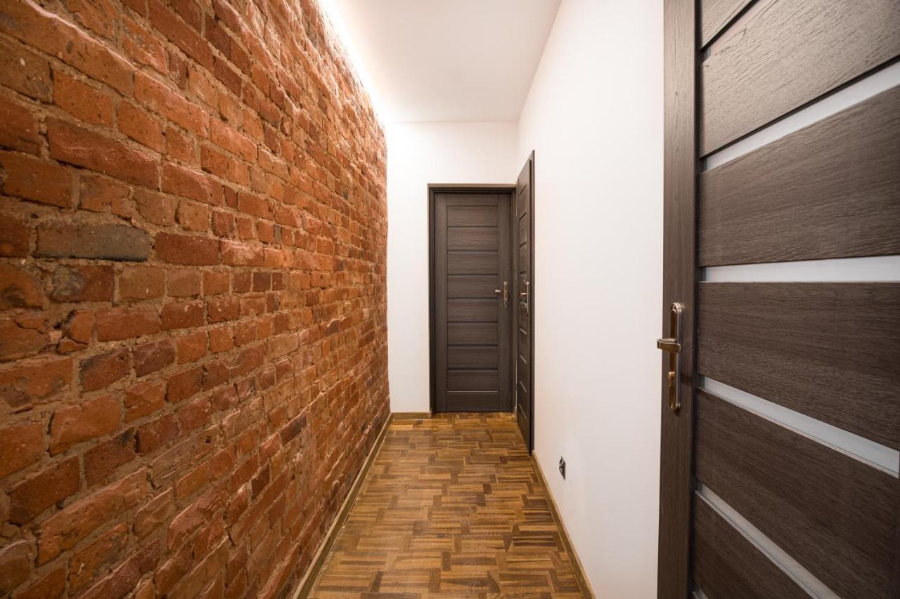 Revolution Aparts - Rewolucji 27 Lodz  Ngoại thất bức ảnh