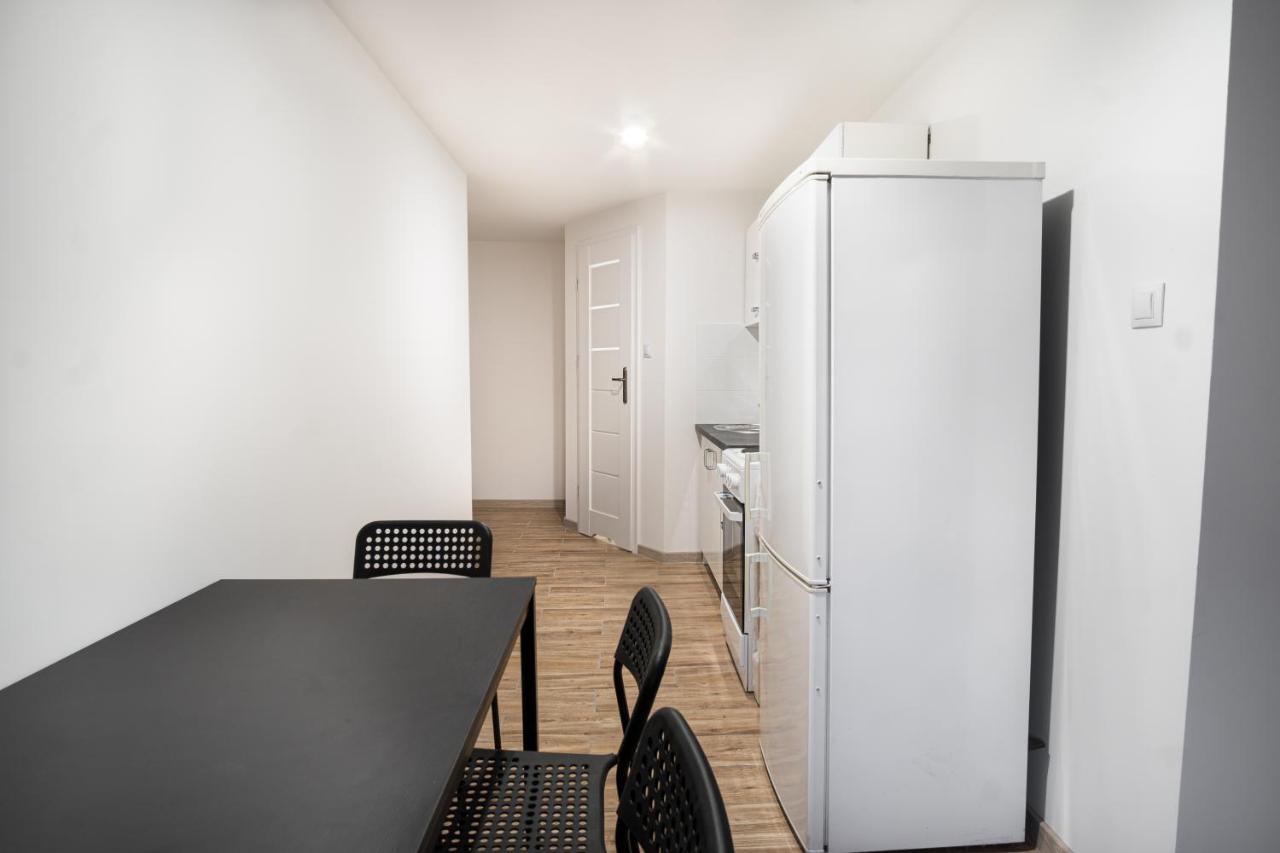 Revolution Aparts - Rewolucji 27 Lodz  Ngoại thất bức ảnh