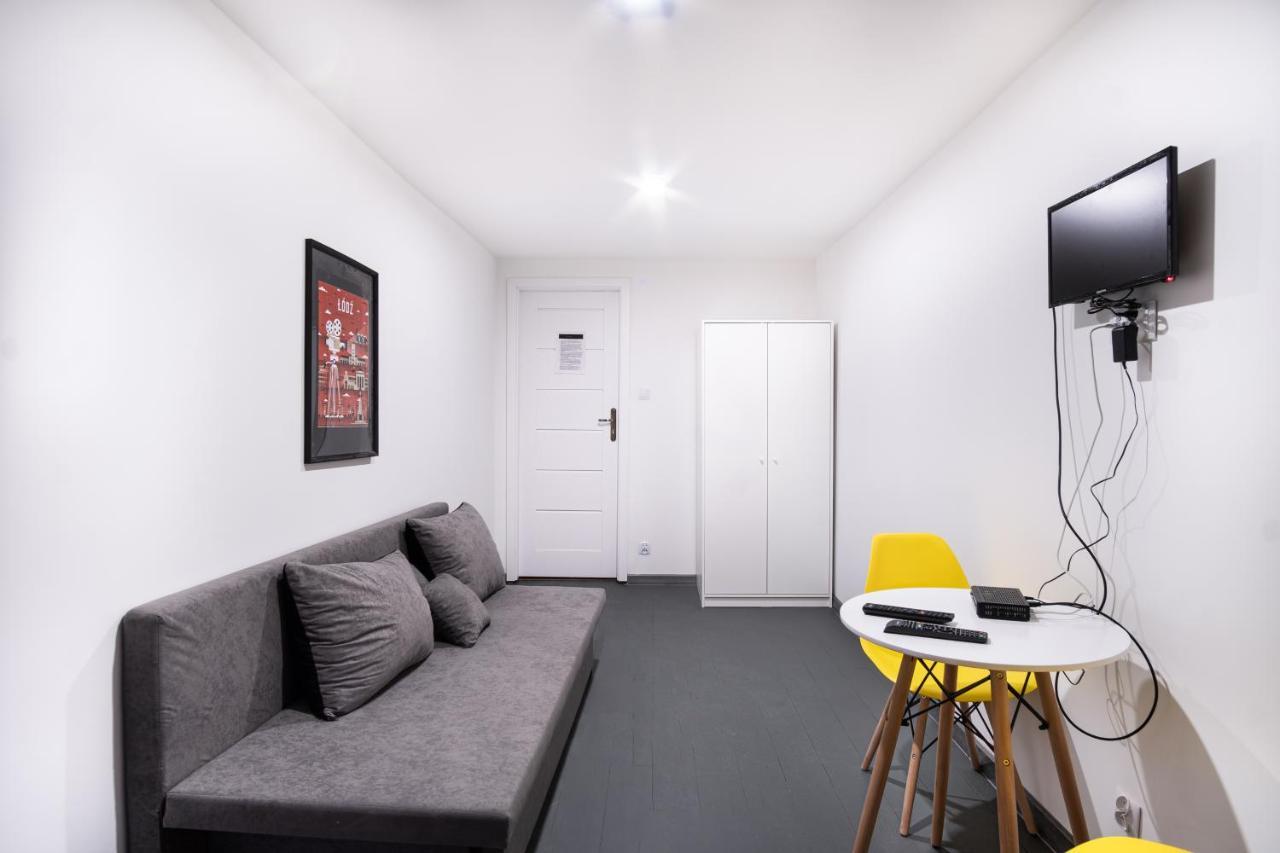 Revolution Aparts - Rewolucji 27 Lodz  Ngoại thất bức ảnh
