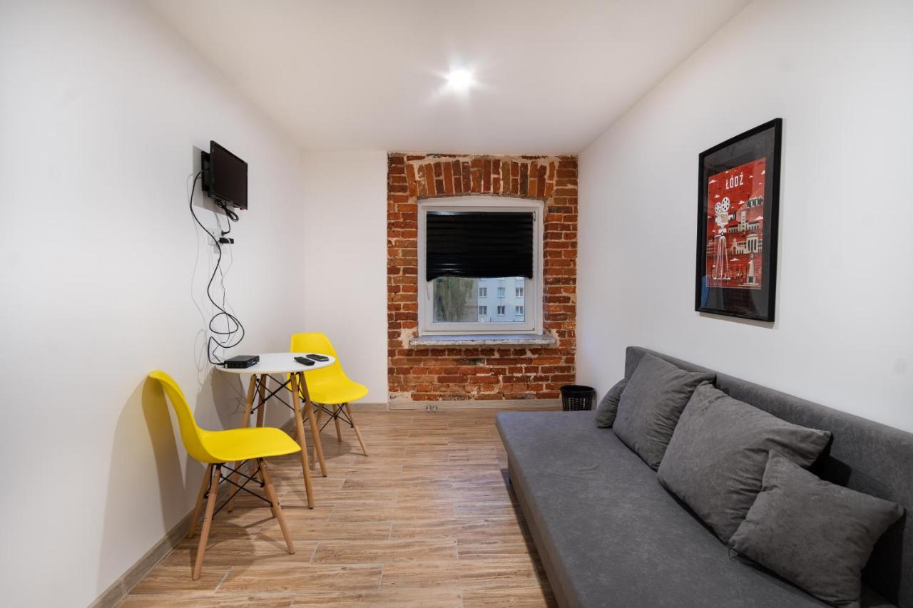 Revolution Aparts - Rewolucji 27 Lodz  Ngoại thất bức ảnh