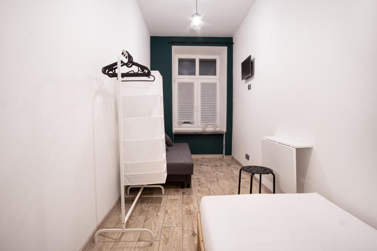 Revolution Aparts - Rewolucji 27 Lodz  Ngoại thất bức ảnh