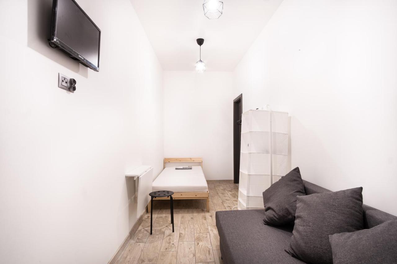 Revolution Aparts - Rewolucji 27 Lodz  Ngoại thất bức ảnh