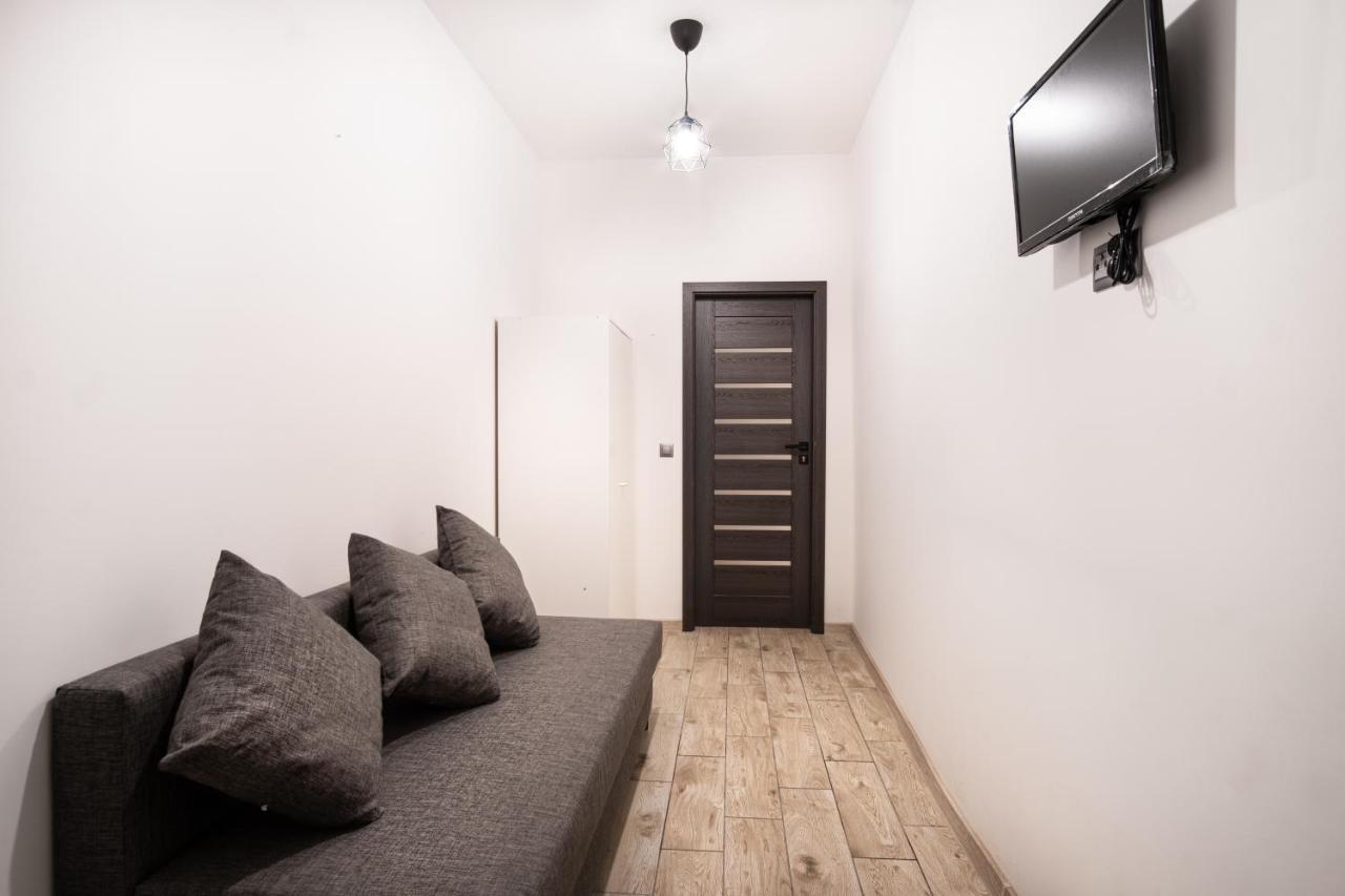 Revolution Aparts - Rewolucji 27 Lodz  Ngoại thất bức ảnh