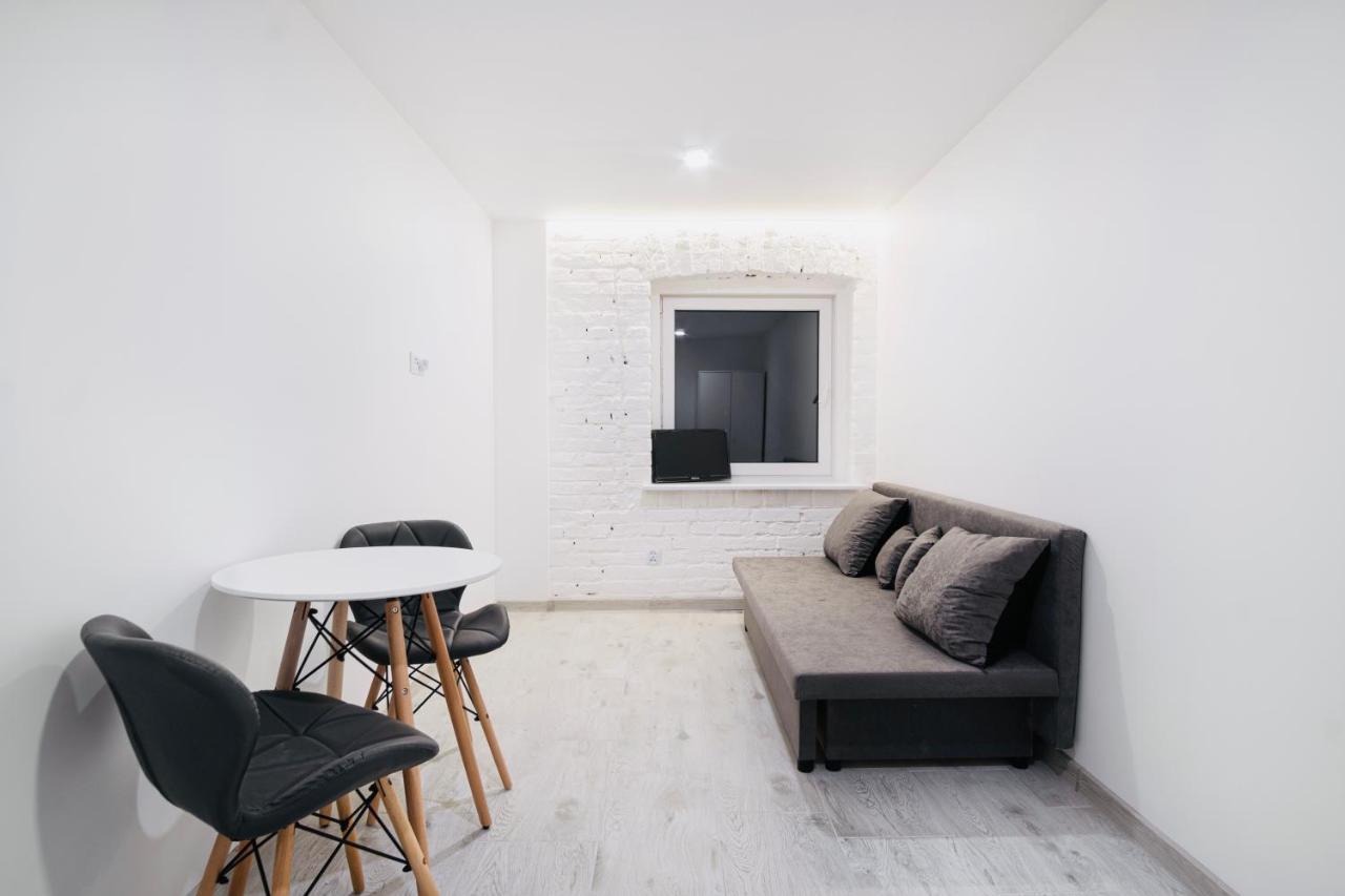 Revolution Aparts - Rewolucji 27 Lodz  Ngoại thất bức ảnh