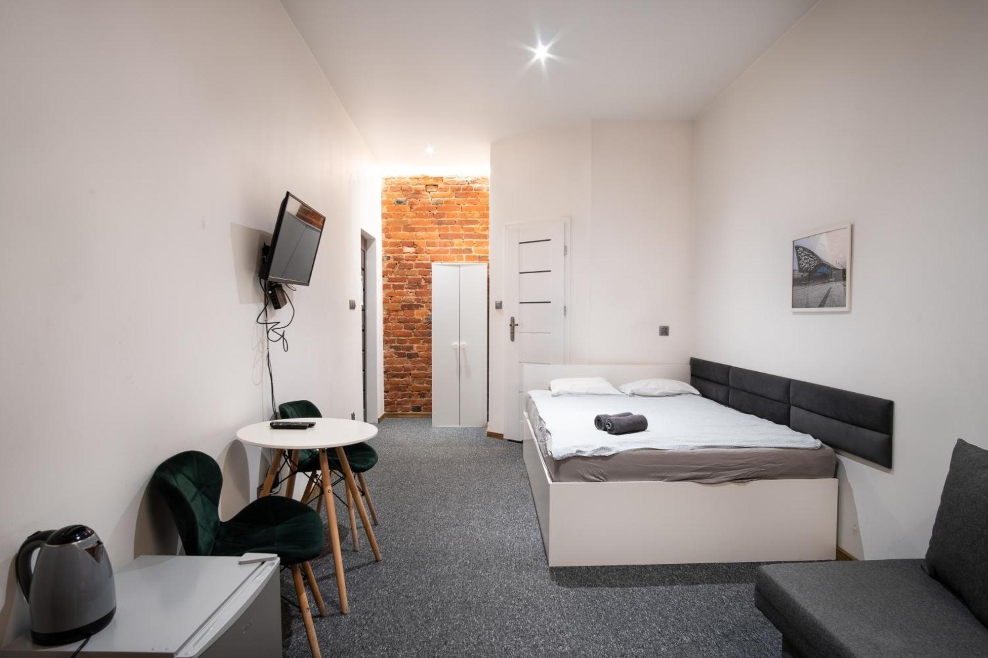 Revolution Aparts - Rewolucji 27 Lodz  Ngoại thất bức ảnh