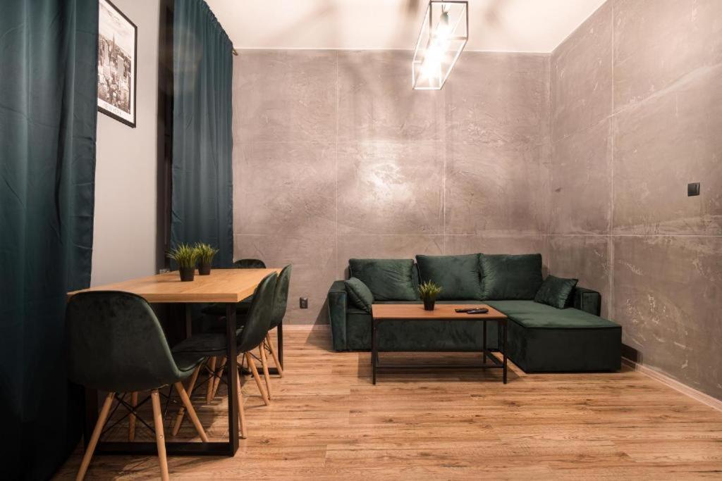 Revolution Aparts - Rewolucji 27 Lodz  Ngoại thất bức ảnh